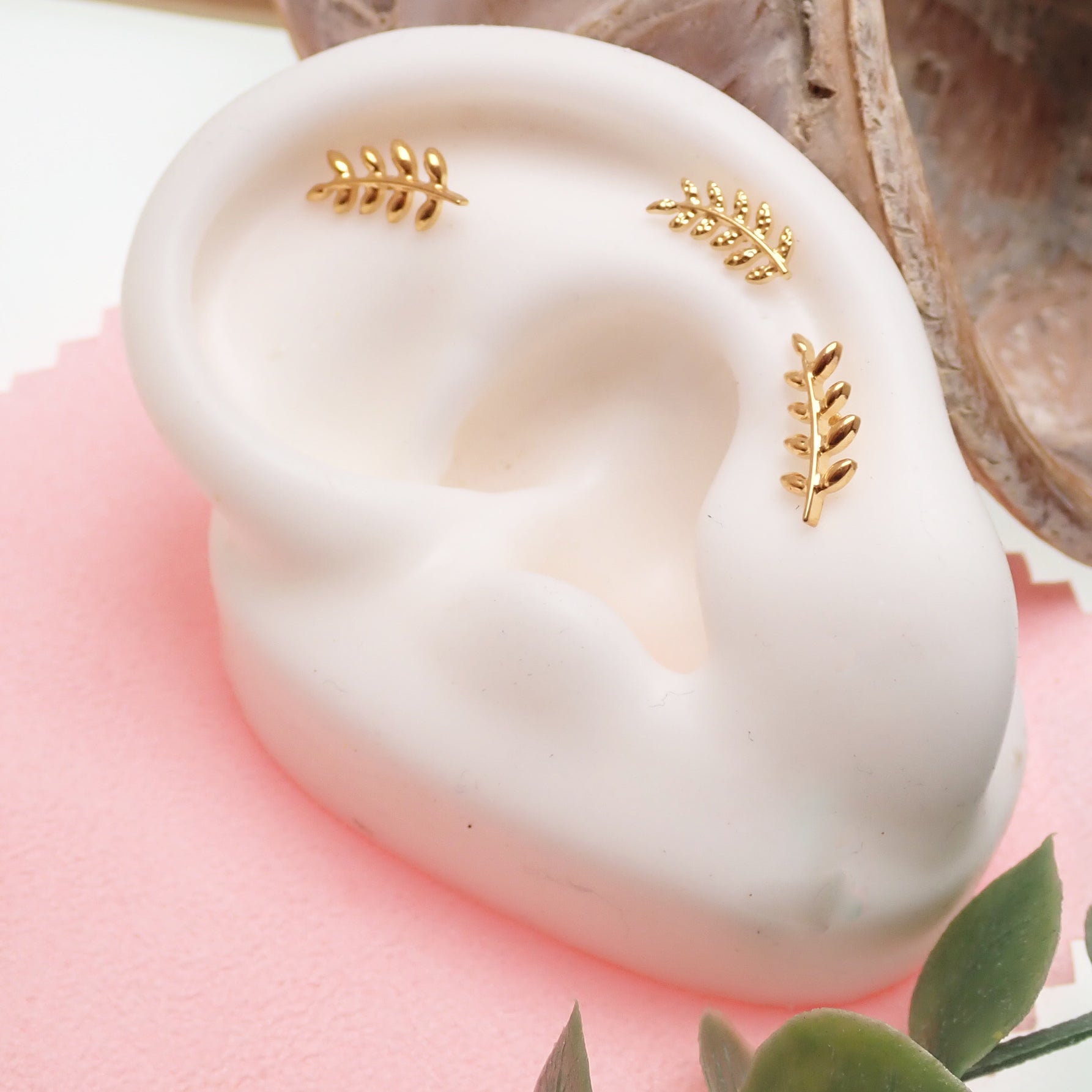 Titanium PVD Gold Leaf flatback helix piercing