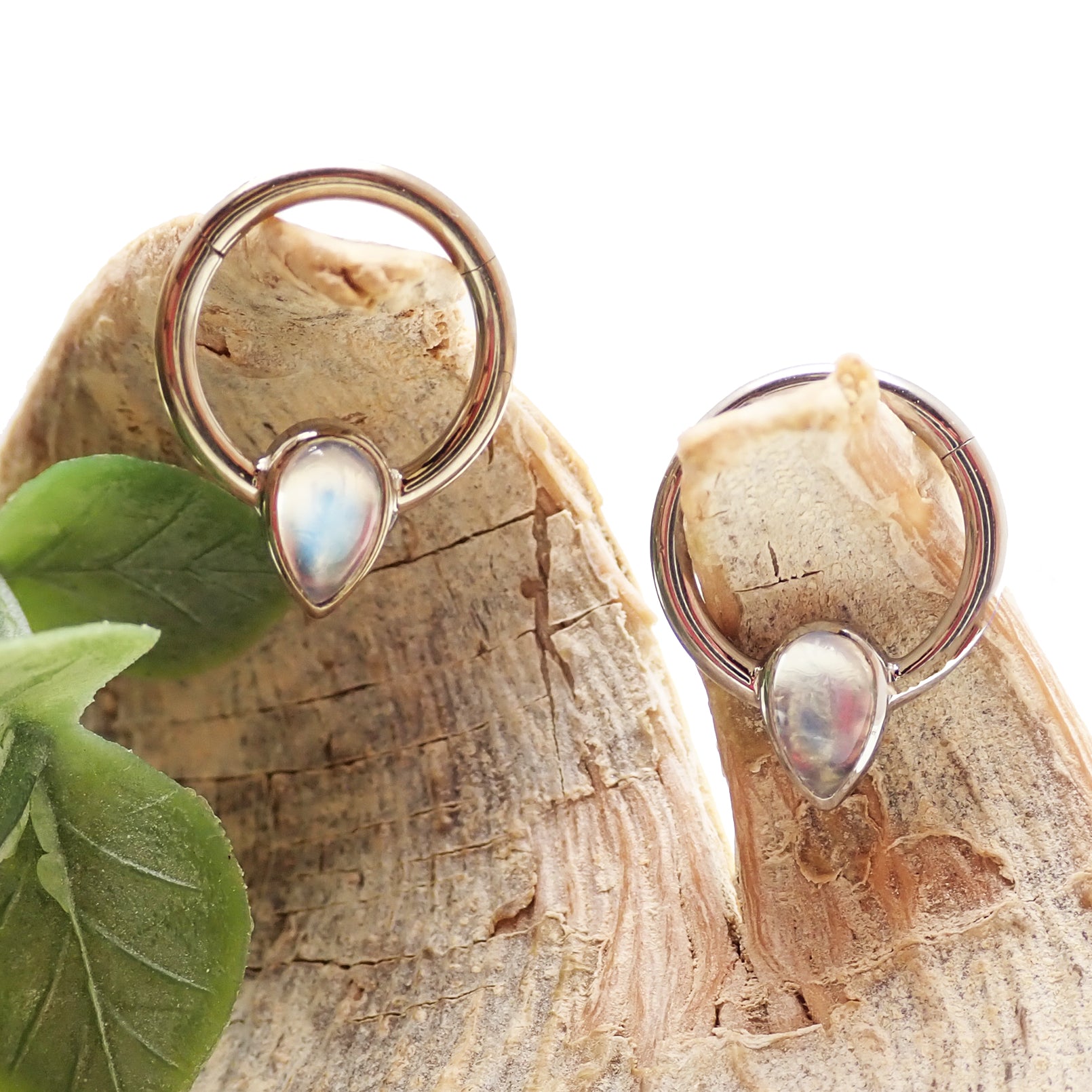 16g Natural Stone Moonstone titanium Clicker