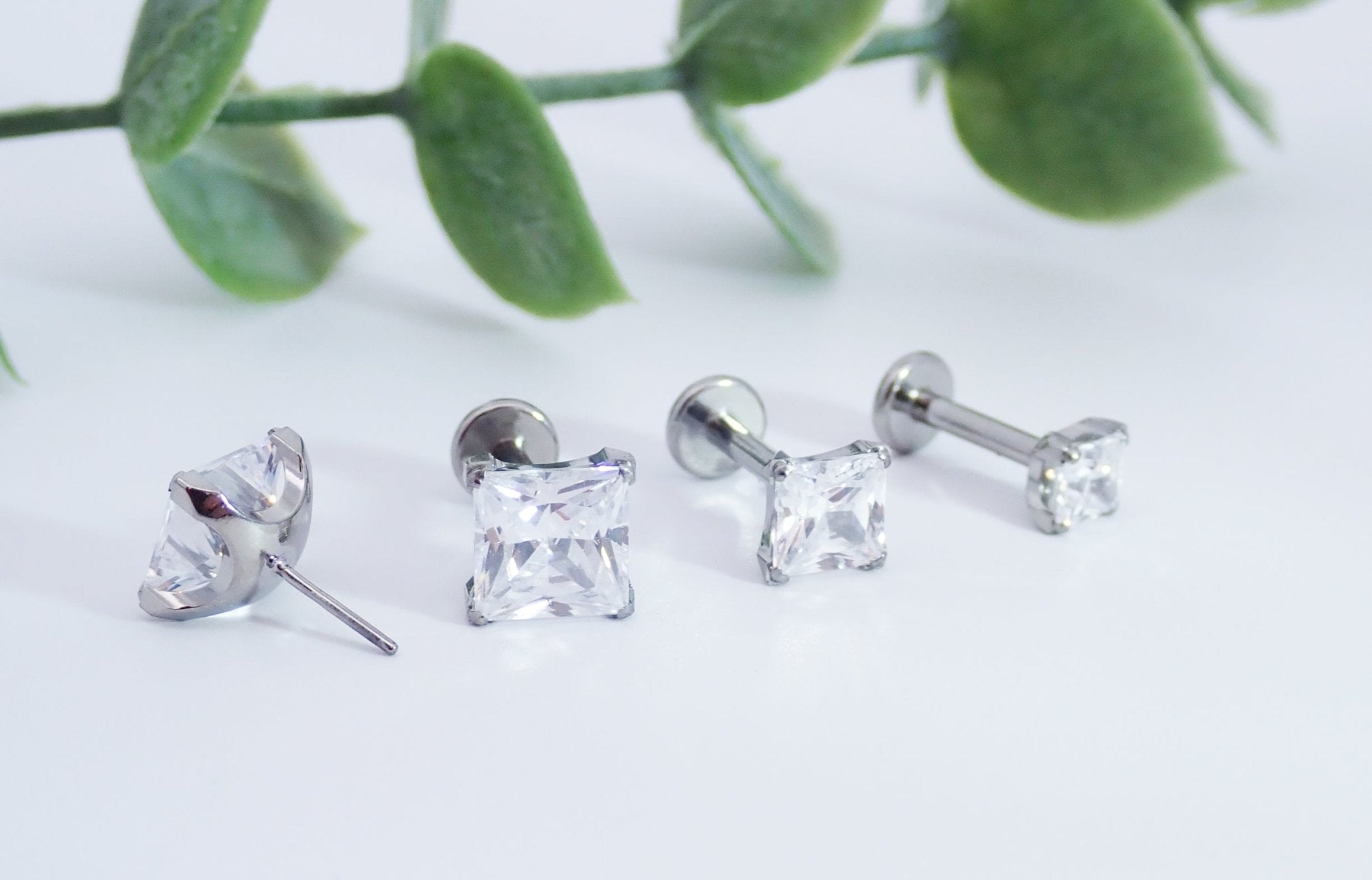 Princess Cut CZ titanium Threadless flatback - Body Clickers Body Jewelry