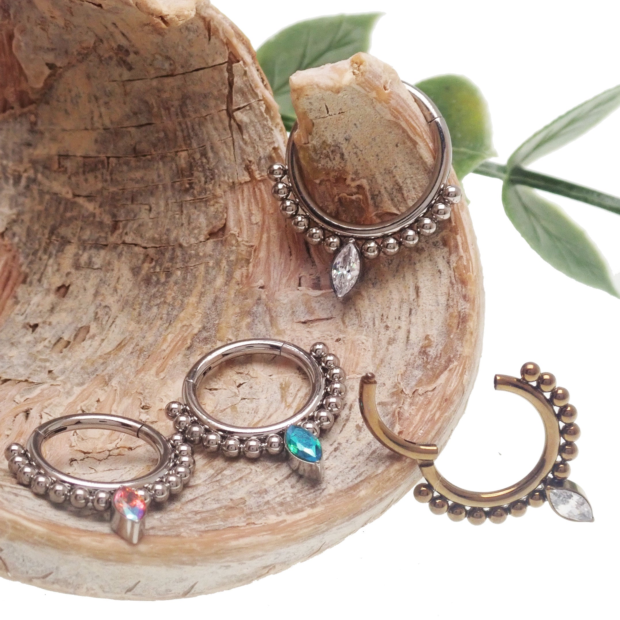 Beaded Teardrop Clicker Ring 16g