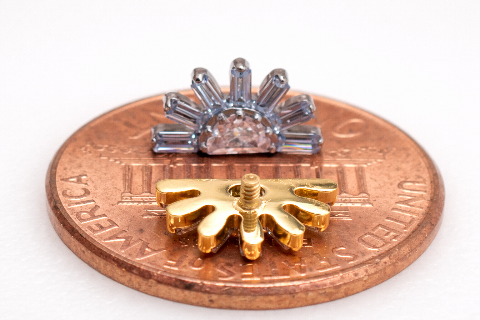 Implant Titanium CZ Sunrise Flatback Piercing, Internally Threaded 18g, 16g, 14g