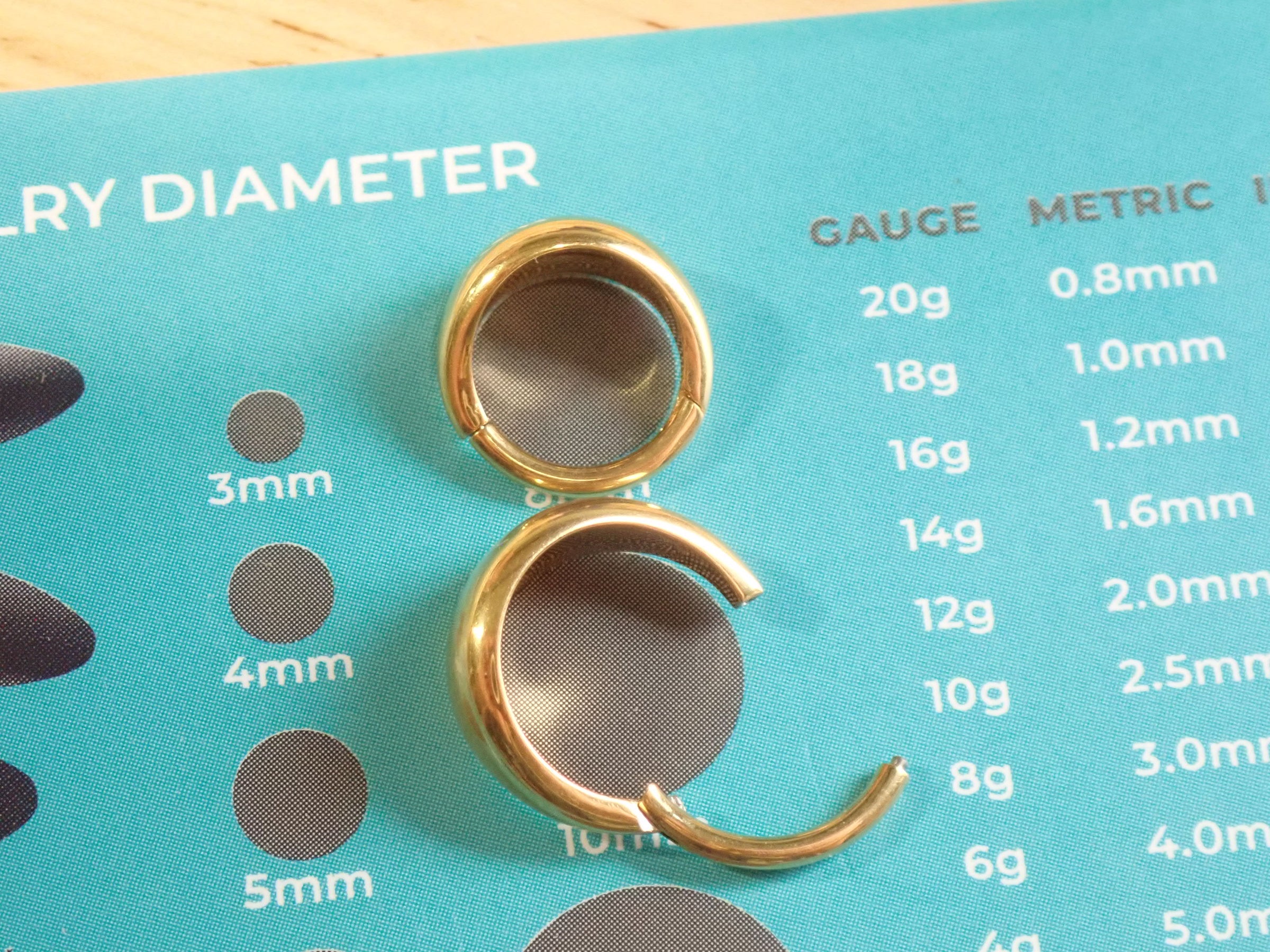 Solid Gold PVD Titanium Clicker 16G 8mm, 10mm