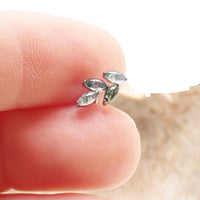 18g Moss Agate Vine natural stone body jewelry with flatback, featuring a delicate vine design and polished finish.