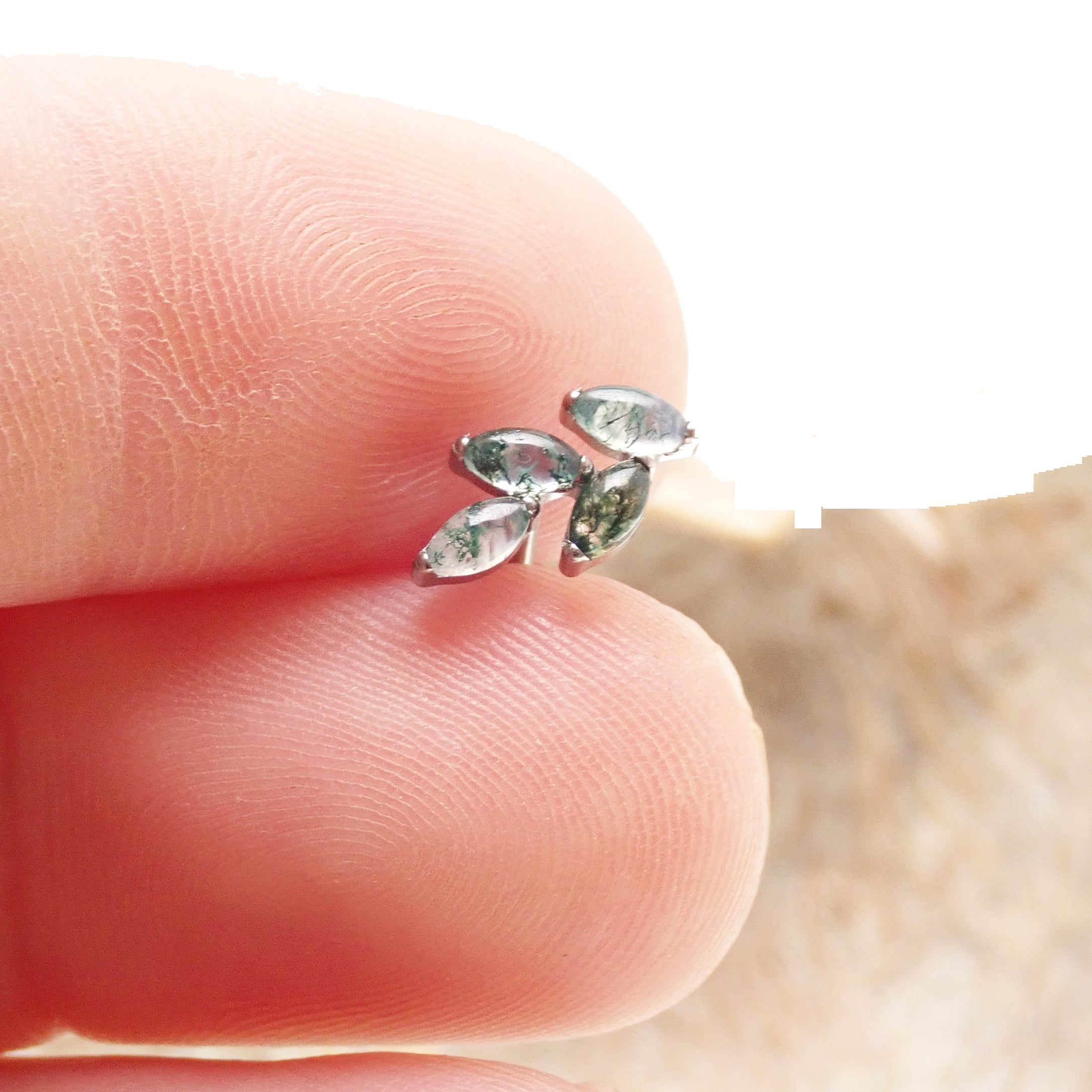18g Moss Agate Vine natural stone body jewelry with flatback, featuring a delicate vine design and polished finish.