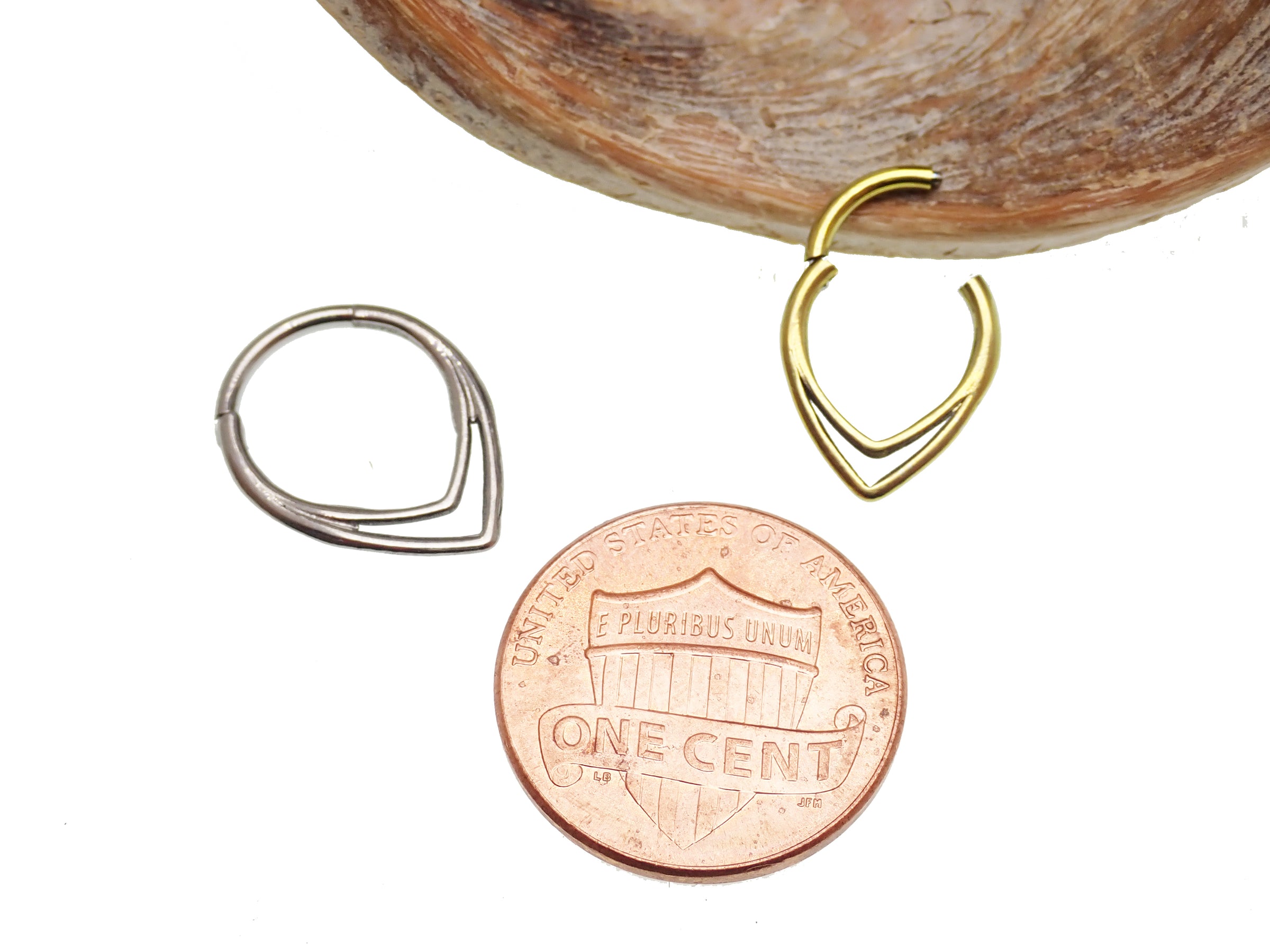 V-shaped hinged clicker body jewelry in 16g with 8mm diameter, featuring a sleek design from Body Clickers Body Jewelry.