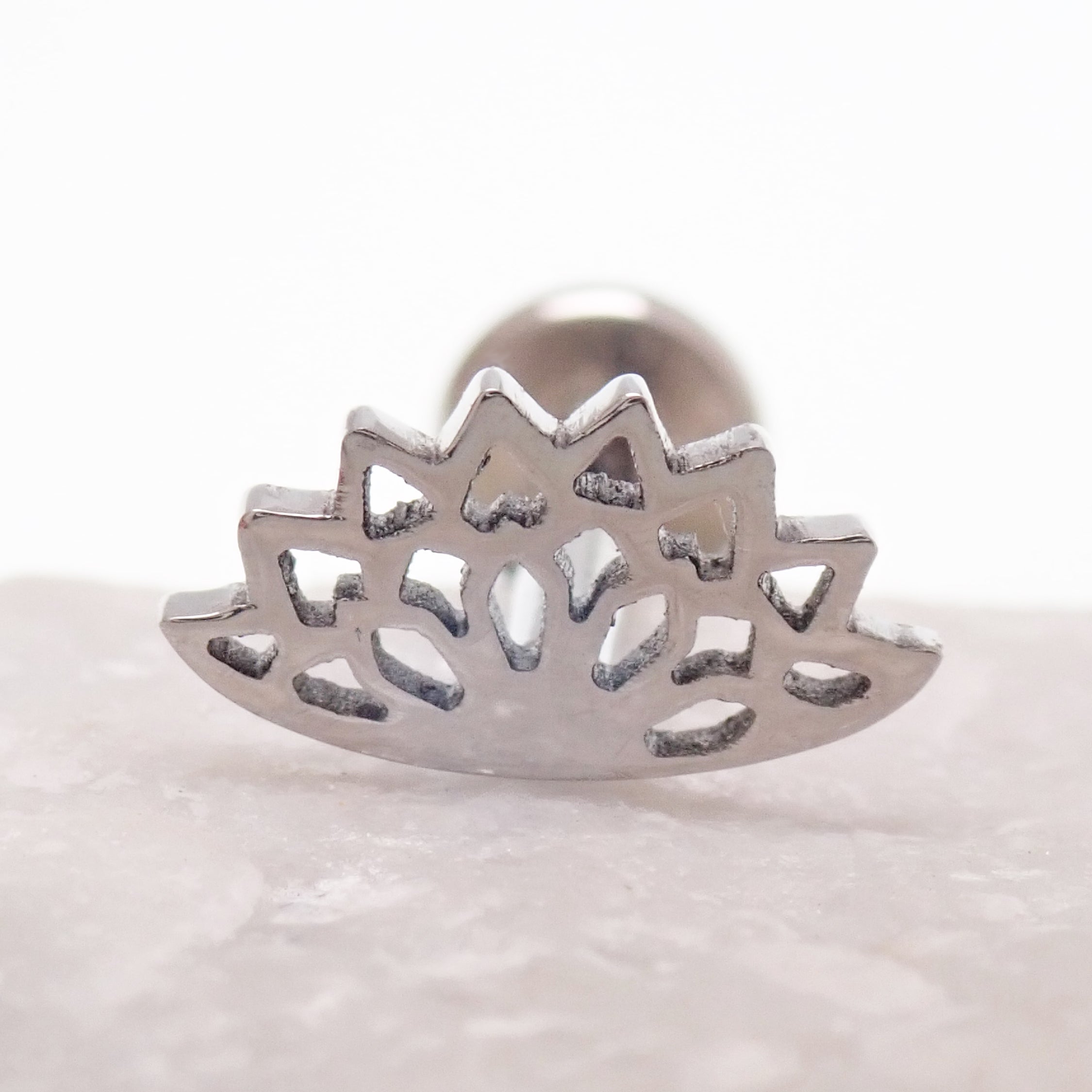 Implant Titanium Lotus Leaf Cutout Flatback Piercing, Internally Threaded 18g, 16g, 14g
