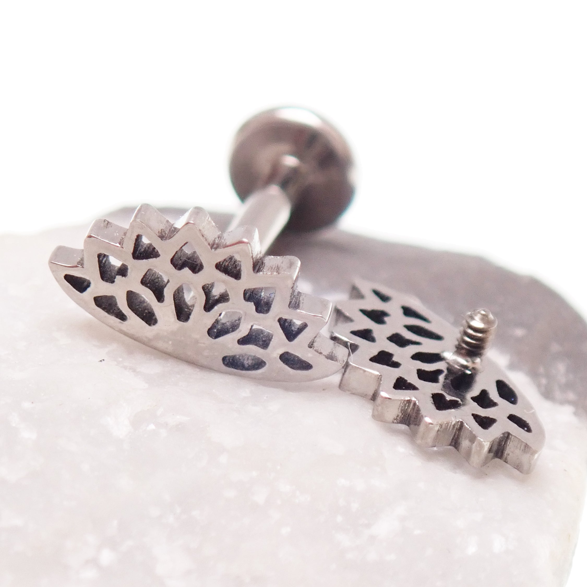 Implant Titanium Lotus Leaf Cutout Flatback Piercing, Internally Threaded 18g, 16g, 14g