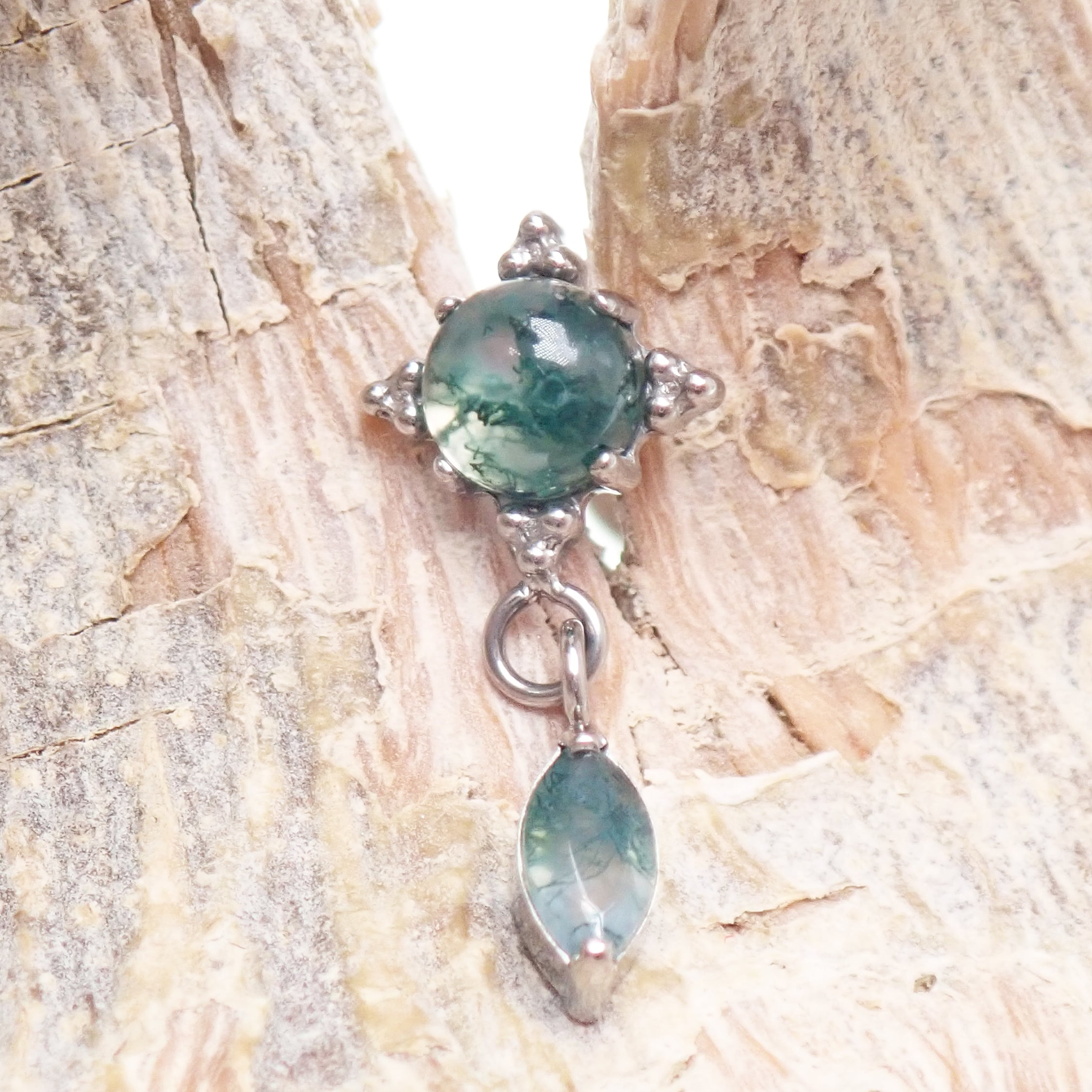 Implant titanium moss agate flatback body jewelry by Body Clickers, 18g, 6mm, internally threaded natural stone for body piercing.