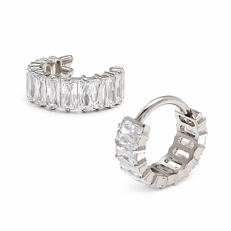 Hinged Body Clickers chunky CZ titanium clicker in 16g with 8mm and 10mm sizes, featuring a stylish and durable piercing design.