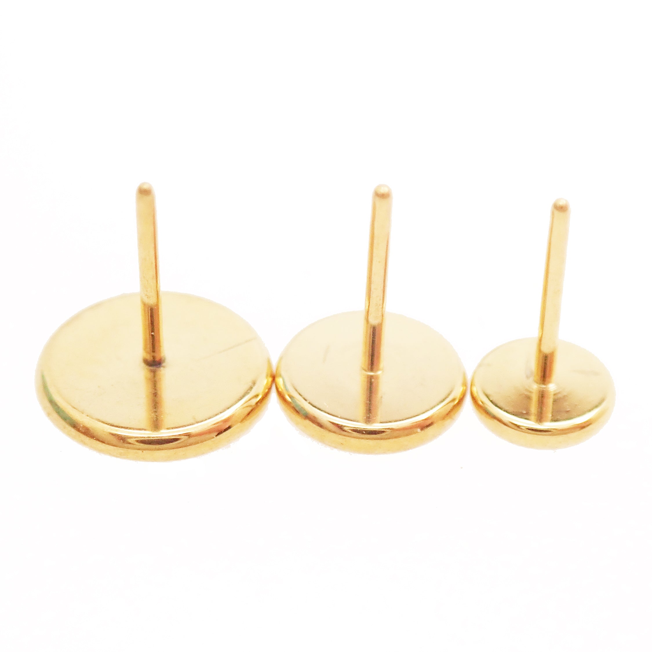 24Kt gold PVD titanium threadless flat disc top on titanium flat back body jewelry by Body Clickers.