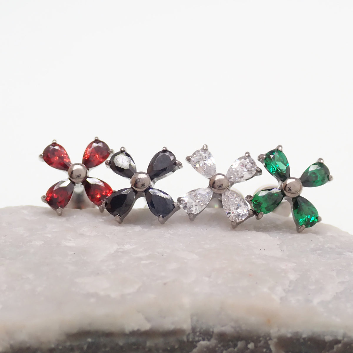 Implant titanium CZ Flower Flatback Piercing, Internally threaded 18g, 16g, 14g