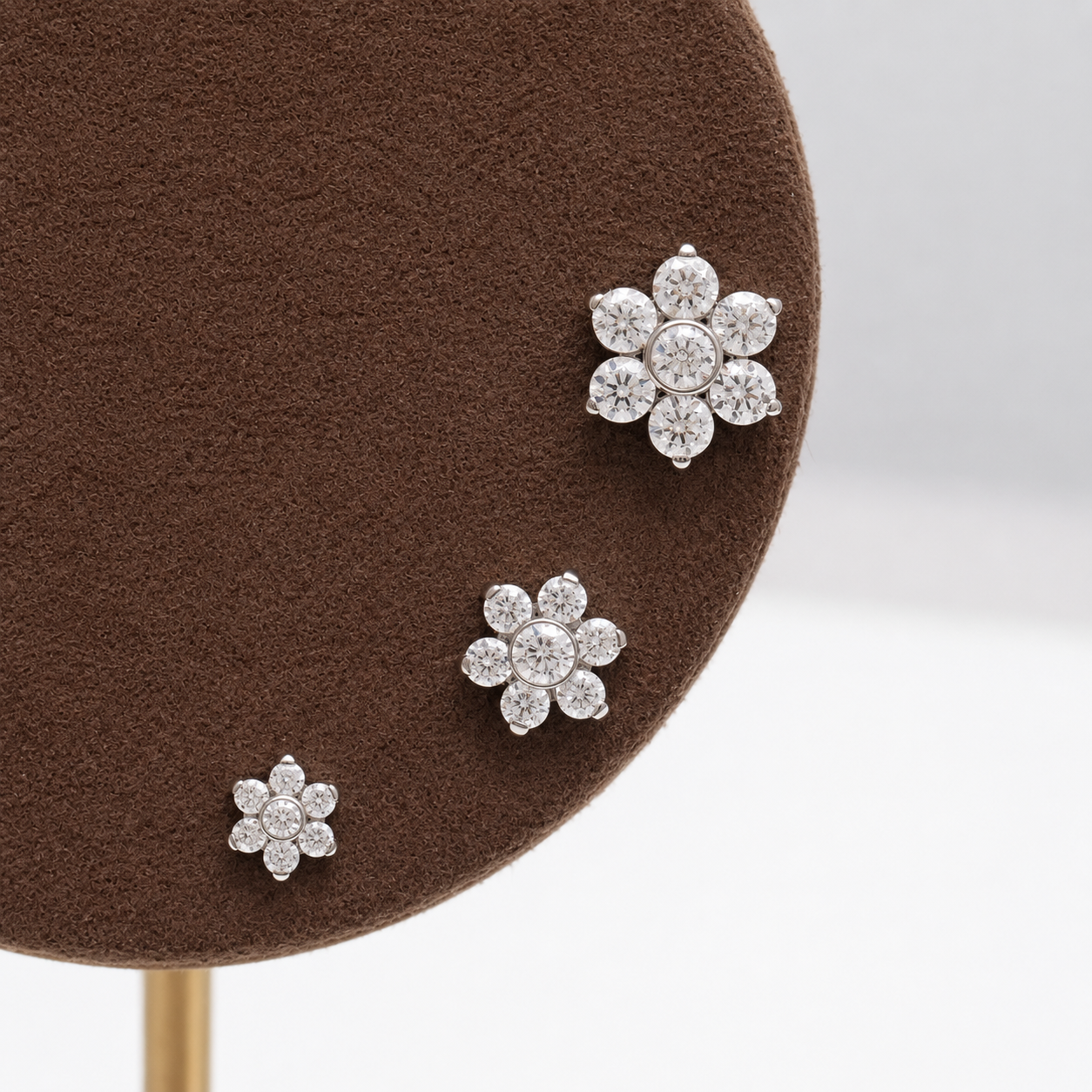 Implant Titanium Flower CZ Dermal Top, 14g- 1.2mm Thread