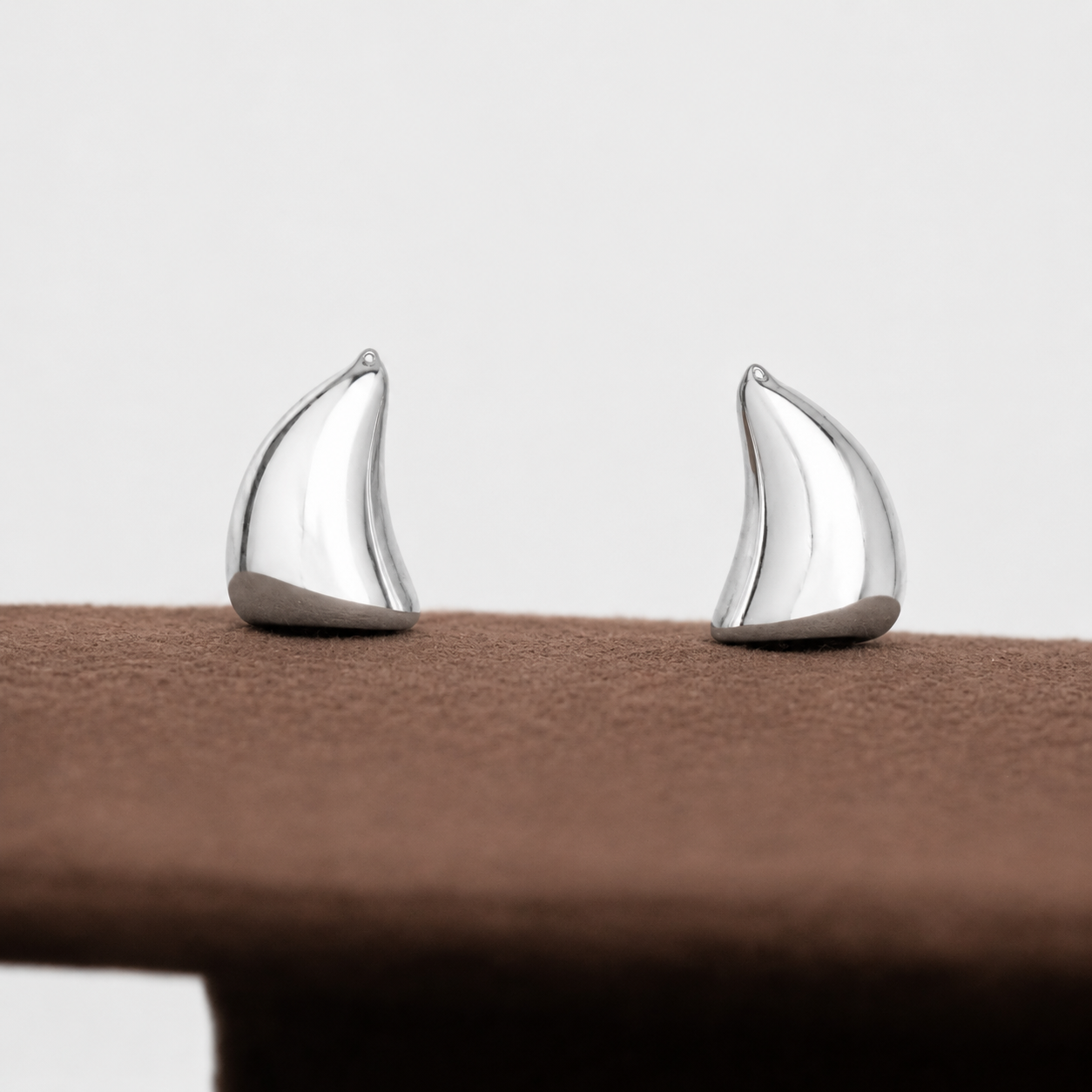 Devils Horns Helix Titanium Flatback 18g, 16g, 14g