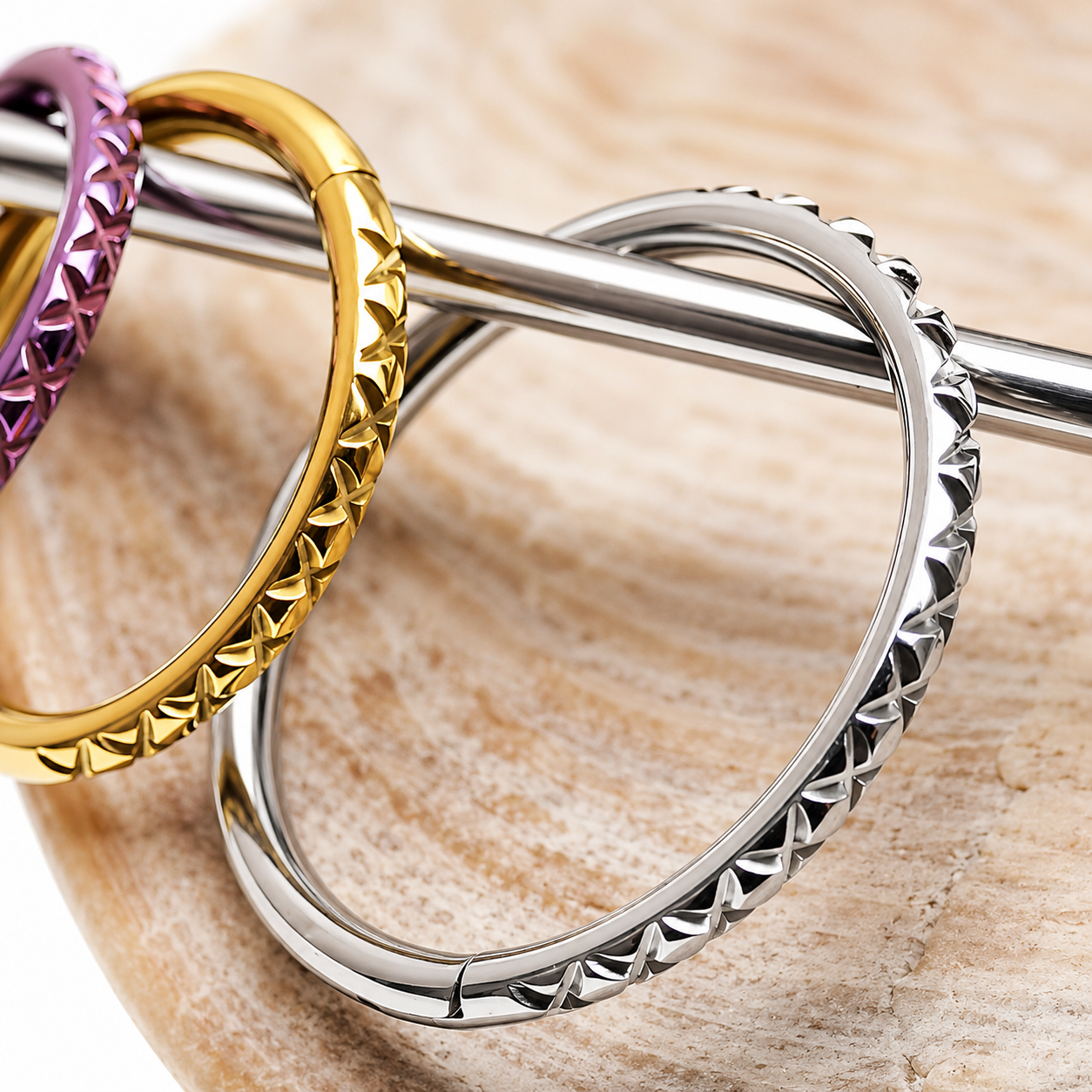 Crisscross-Etched Titanium Clicker 16g