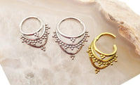 Magpie 16g titanium 3-tier fan-out septum clicker in 8mm and 10mm with beaded design for pierced septum jewelry.