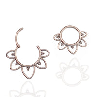 Plain filigree titanium hinged clicker earring in 16g, featuring intricate design and secure hinge from Magpie.
