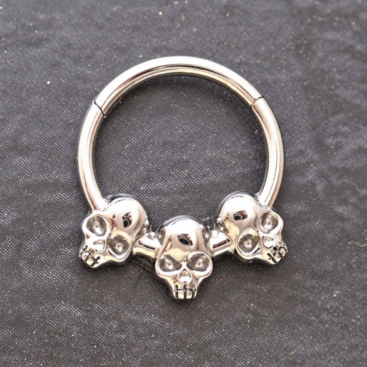 Implant Titanium Skull Hinged Clicker 16g, Daith, Septum, Helix