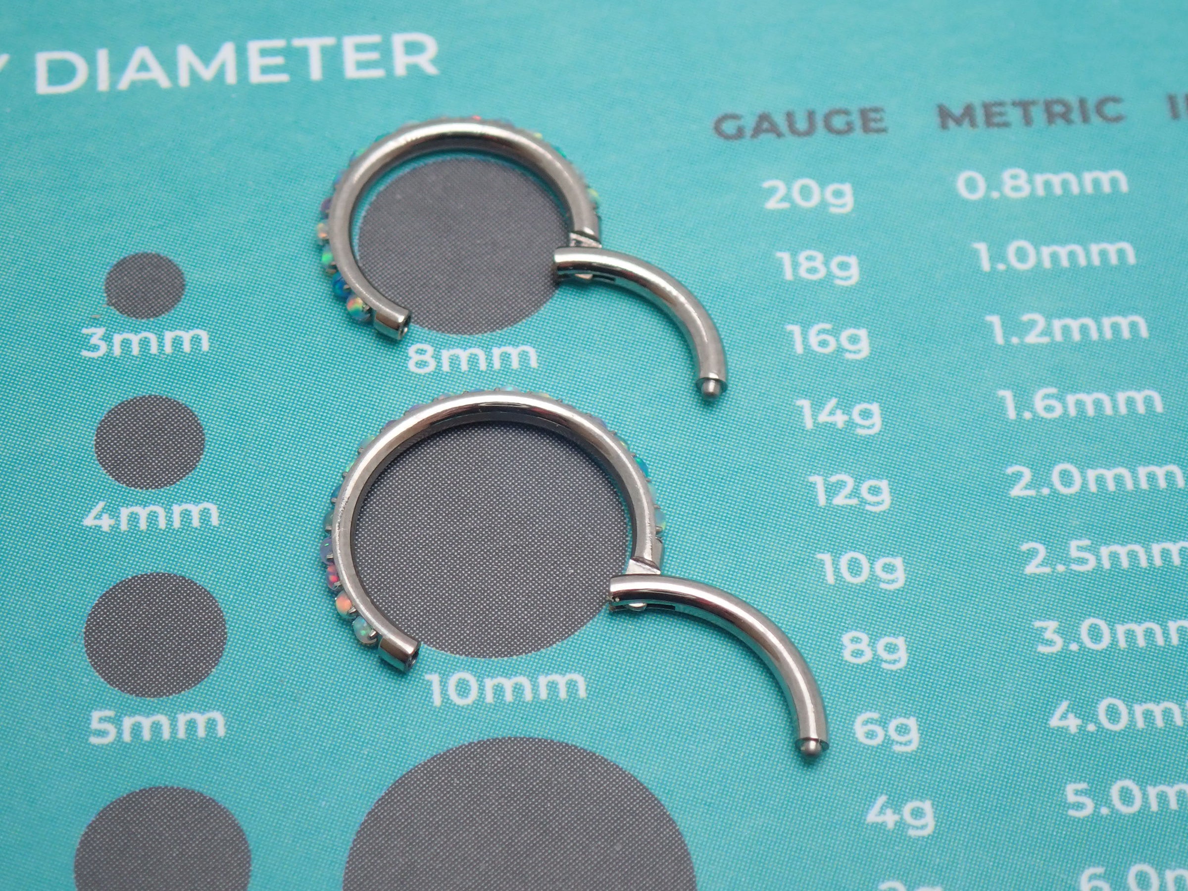 Pastel Opal titanium clicker 16g /18g  Side facing