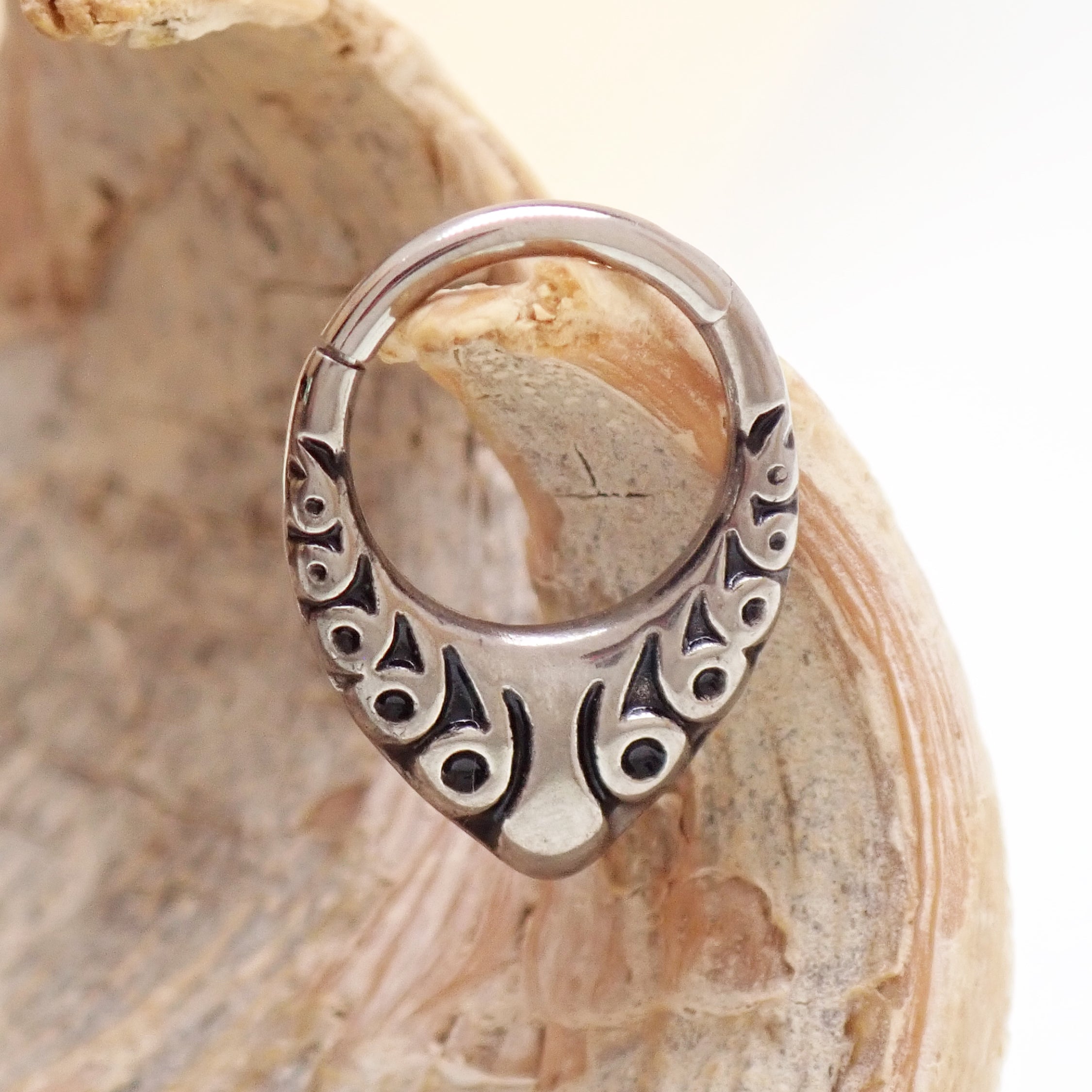 Implant Grade Titanium Teardrop Shaped Engraved Clicker- 16g 8mm
