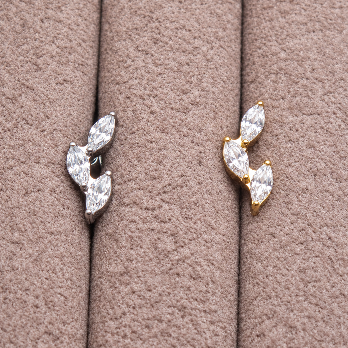 Implant Titanium Vine CZ Flatback Piercing, Internally Threaded