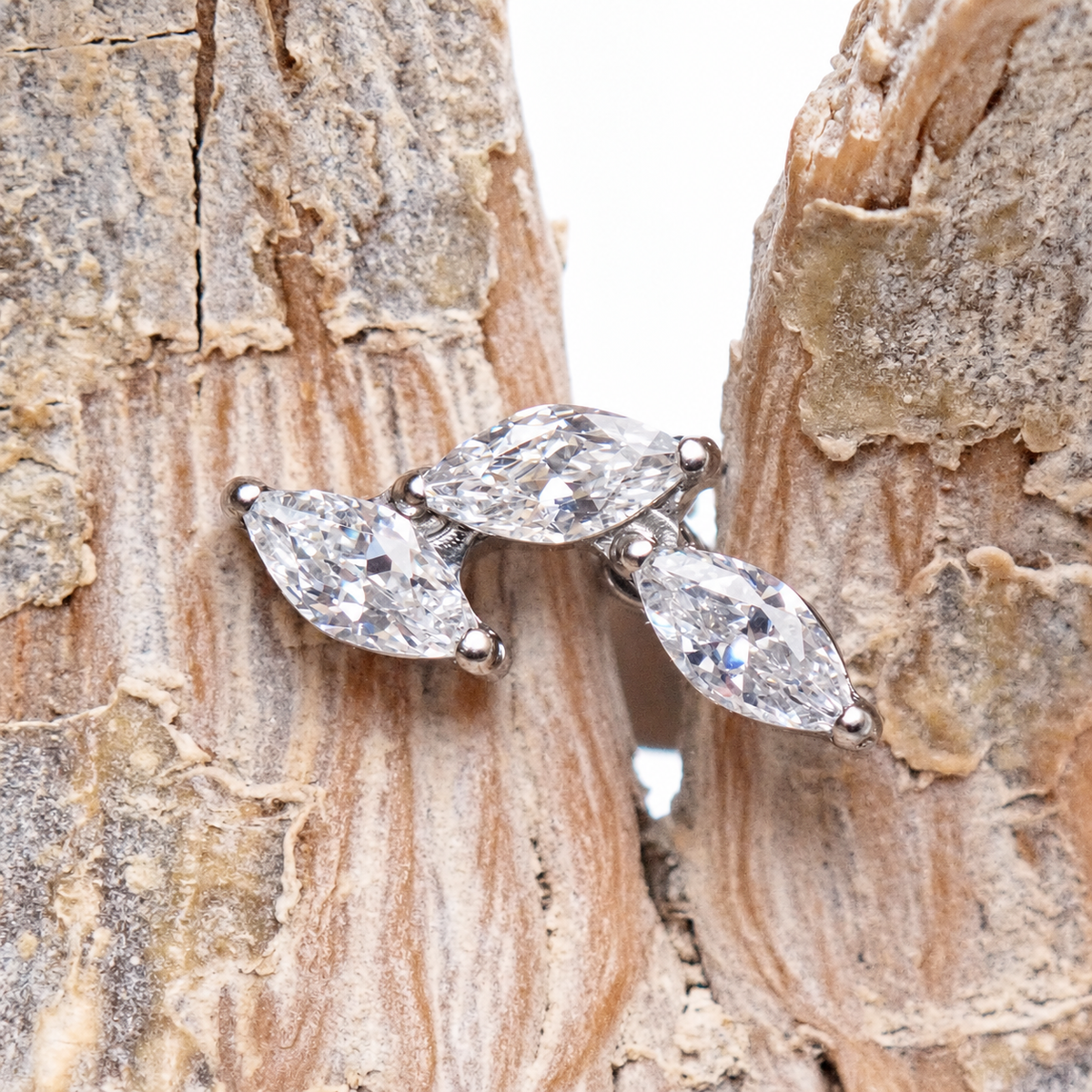 Implant Titanium Vine CZ Flatback Piercing, Internally Threaded