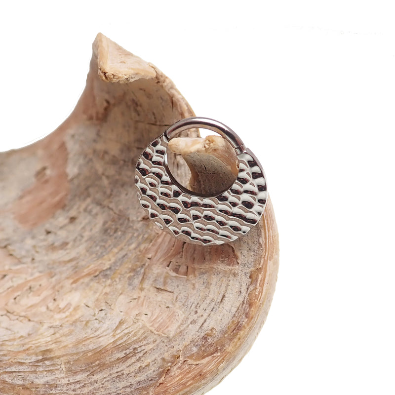 Hammered Titanium Clicker 16g