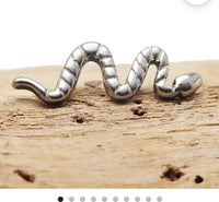 Small Snake Titanium Flatback Piercing 18g, 16g, 14g - Body Clickers Body Jewelry
