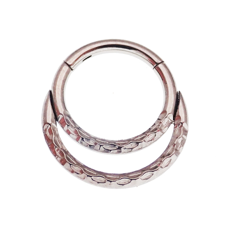 Polished crescent titanium clicker body jewelry in 18g and 16g with an 8mm diameter, featuring a sleek and shiny finish.