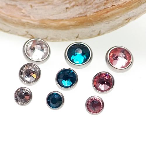Clear Swarovski Crystal 16g body jewelry top by Body Clickers, featuring a 3mm sparkling crystal setting for body piercing.