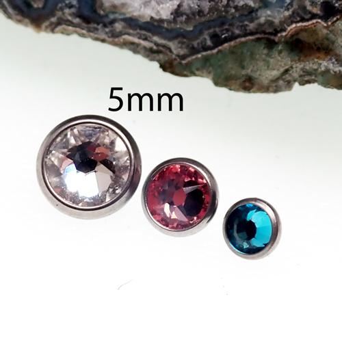 Clear Swarovski crystal 16g body jewelry top by Body Clickers, featuring a 3mm sparkling crystal for piercing adornment.