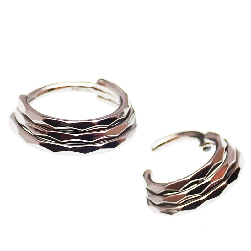 Titanium 3-Stacked Beveled Clicker body jewelry, 16g septum piercing, unisex design by Body Clickers with beveled edges.
