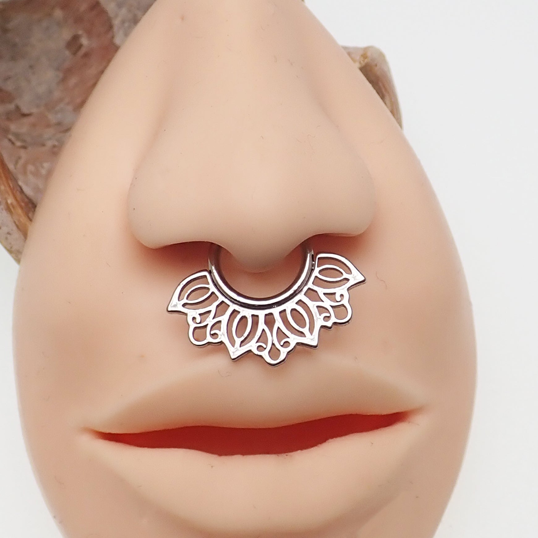 Filigree titanium clicker body jewelry in 16g with 8mm decorative design from Body Clickers