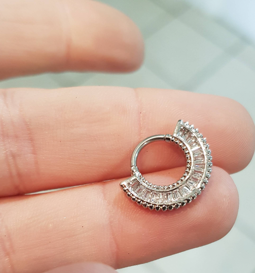 Hinged 16g Body Clickers Body Jewelry daith septum clicker with sparkling CZ stones and polished finish.